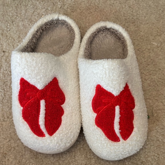 Cozy Women’s Slippers with Bow Design - Picture 6 of 9
